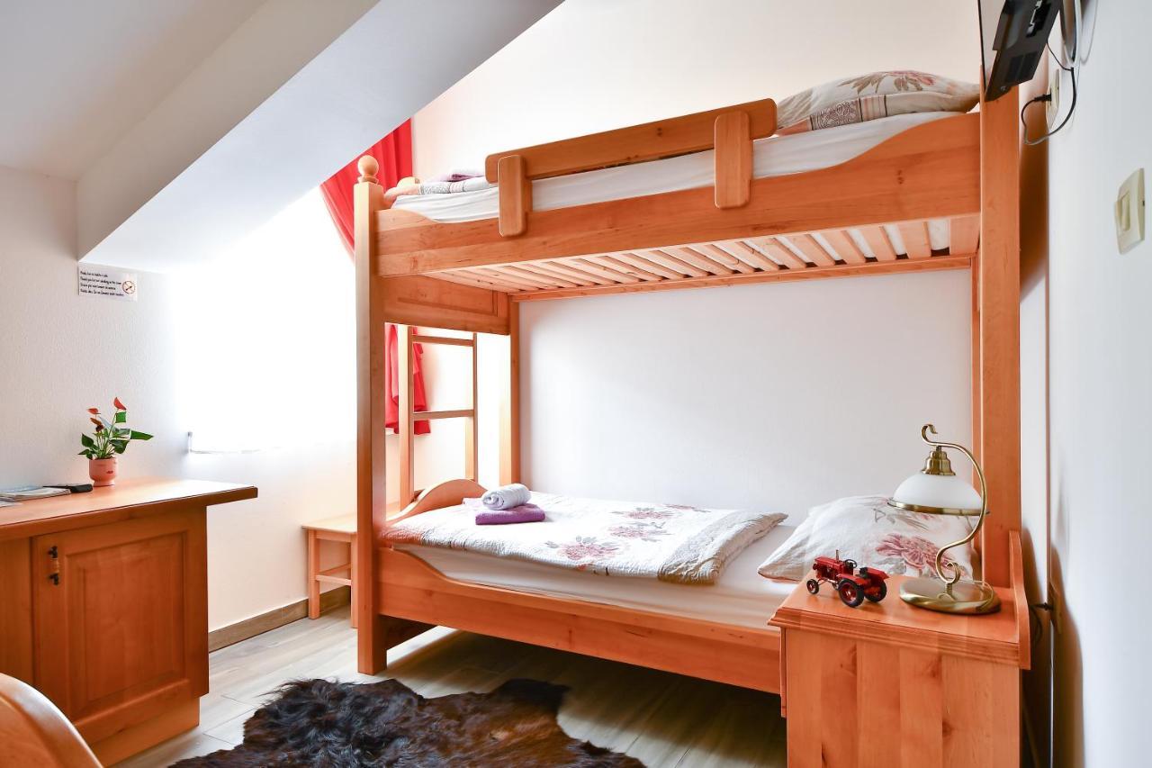 אילירסקה ביסטריצה Farm Stay Peternelj חדר תמונה